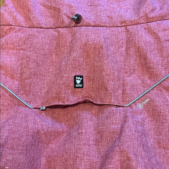 Hurtta Size 32” Expedition Parka Dog Coat in Beetroot - Picture 5 of 16